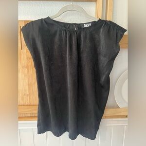 DKNY top